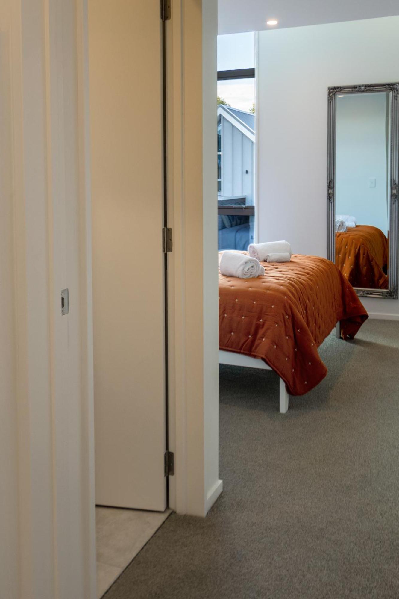 City Lights Retreat With Carpark 2 Bed 2 Bath Christchurch Exteriér fotografie